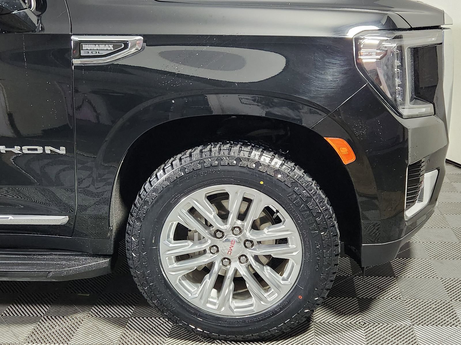 Used 2024 GMC Yukon SLT image 11