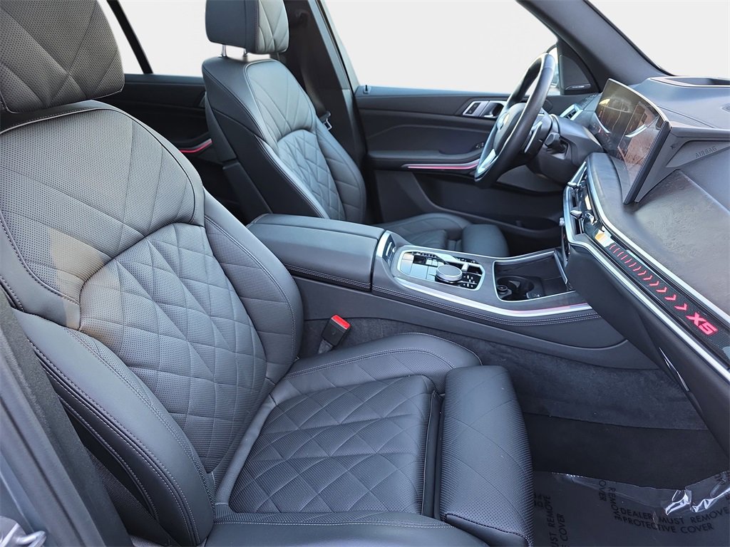 Used 2025 BMW X5 xDrive40i w/ Climate Comfort Package image 12