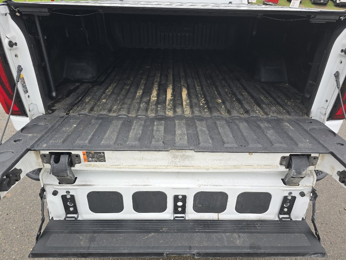 Used 2024 GMC Sierra 3500 SLT AWD/4WD image 25