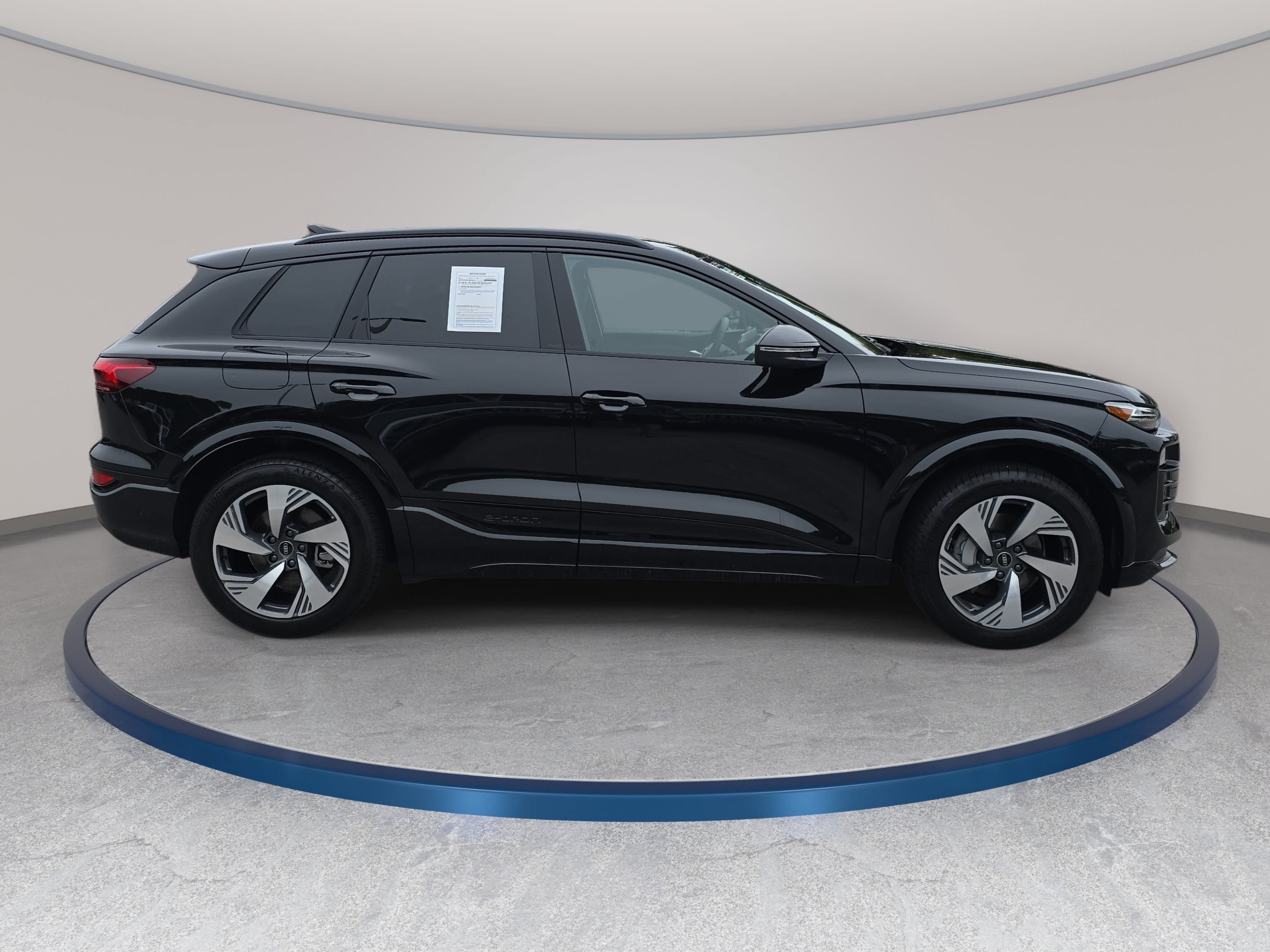 Used 2025 Audi Q6 e-tron Premium Plus w/ Premium Plus AWD/4WD image 4