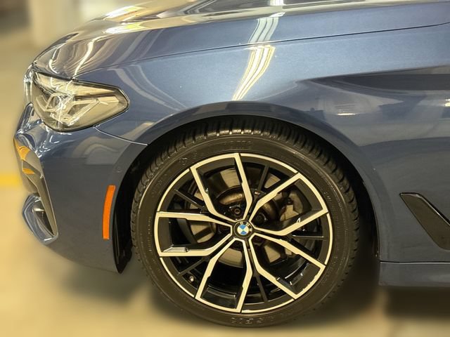 Used 2022 BMW 530i w/ M Sport Package RWD image 15