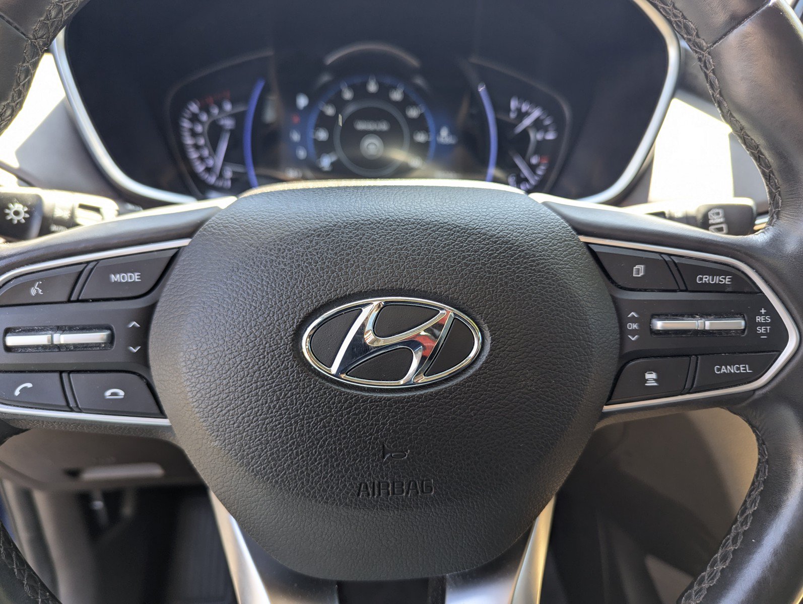 Used 2020 Hyundai Santa Fe Limited AWD/4WD image 11