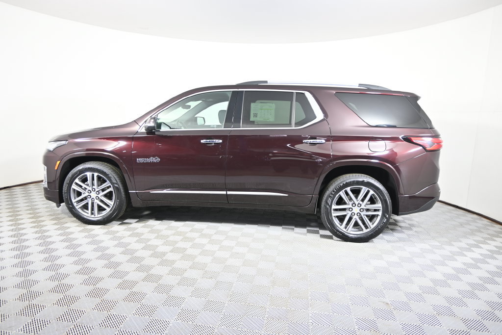 Used 2023 Chevrolet Traverse High Country w/ LPO, Floor Liner Package AWD/4WD image 3
