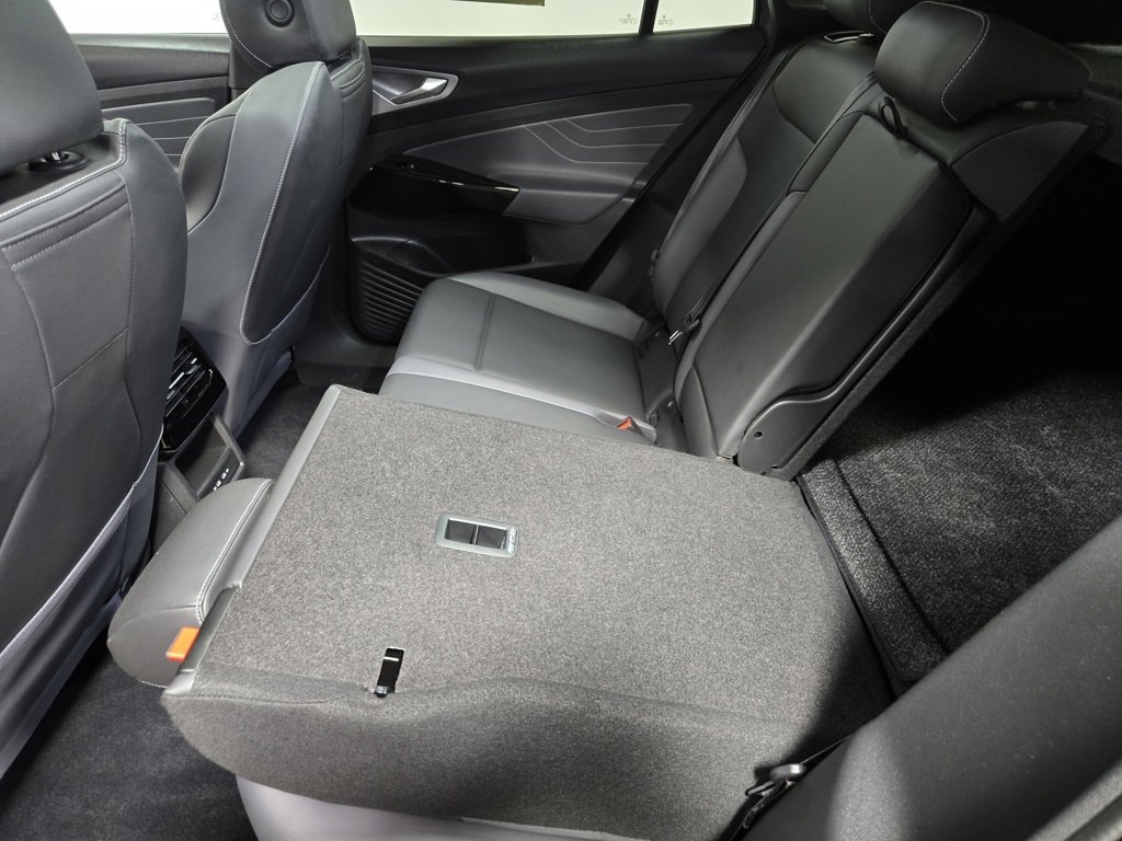 Used 2023 Volkswagen ID.4 Pro S image 33