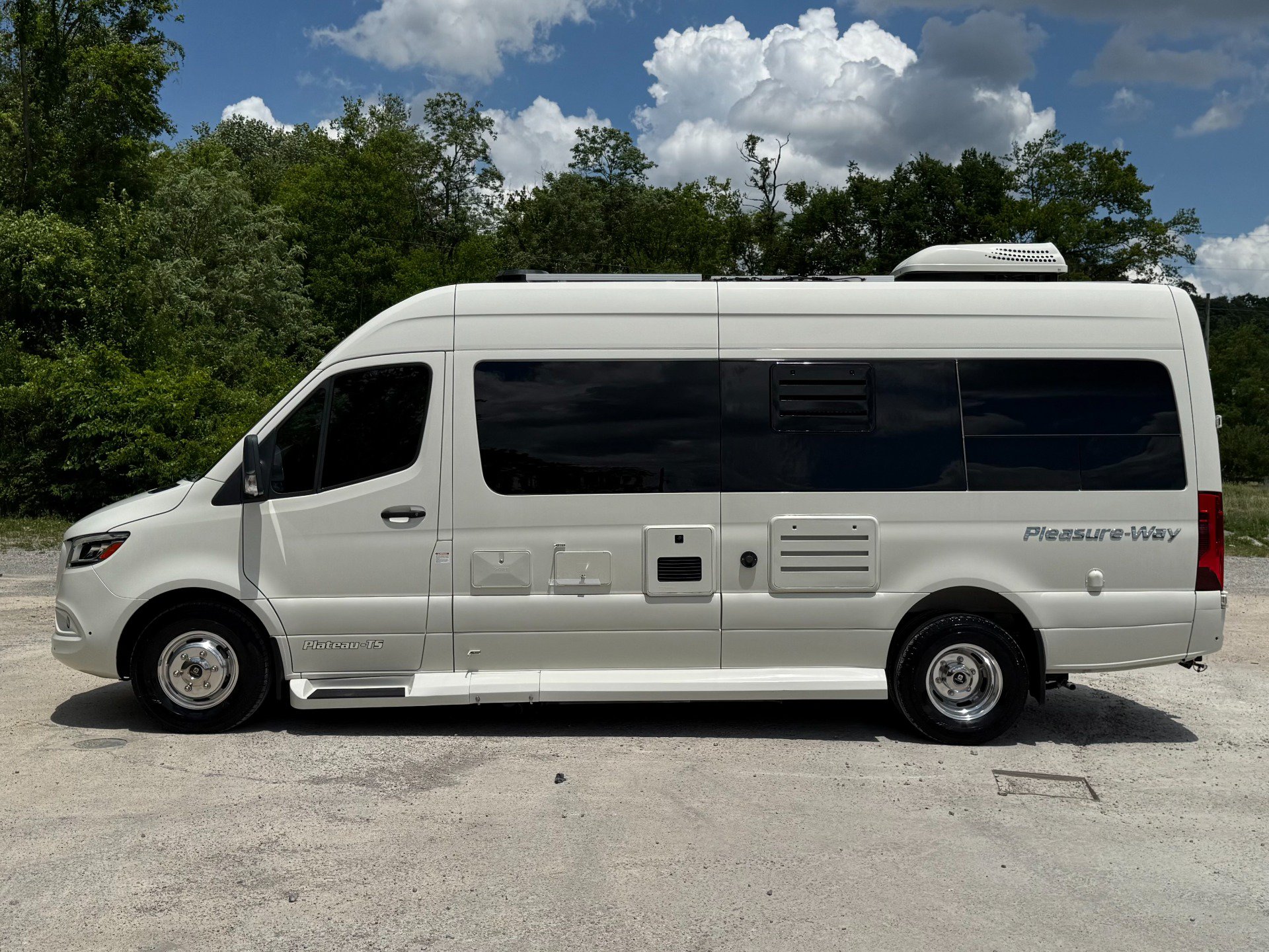 Used 2022 Mercedes-Benz Sprinter 3500 image 8