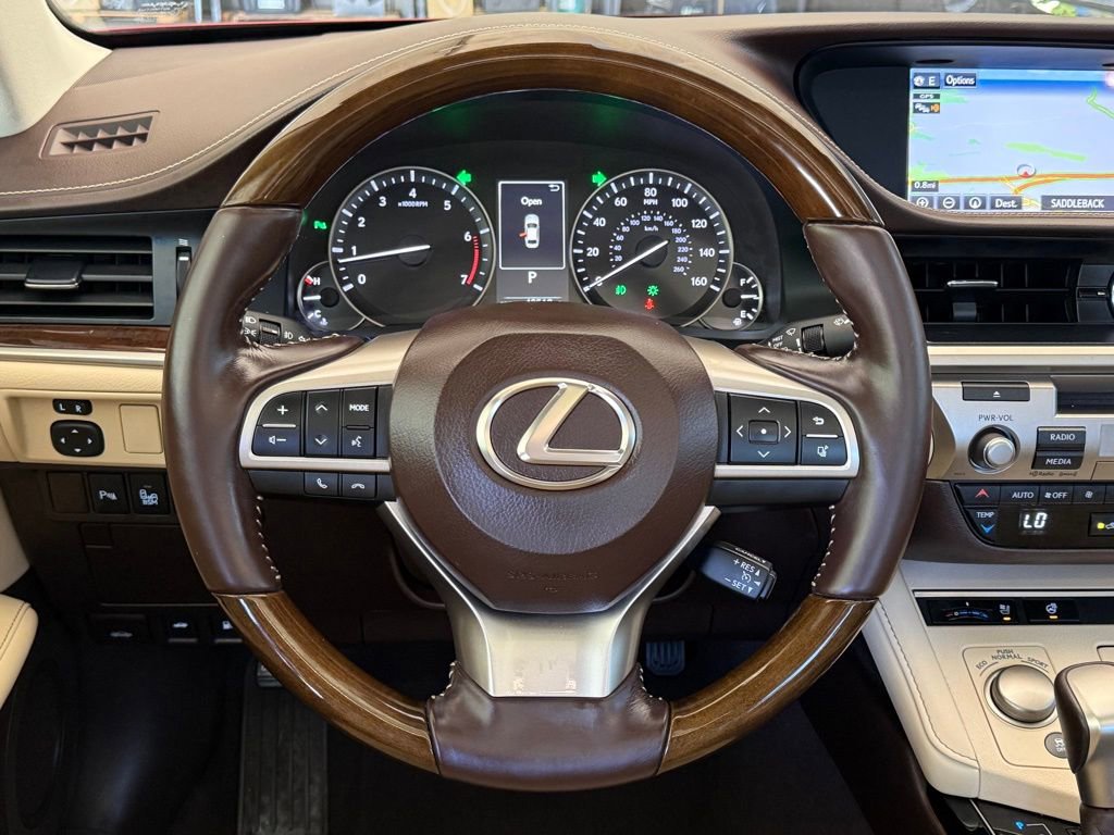 Used 2016 Lexus ES 350 w/ Navigation System Package image 20