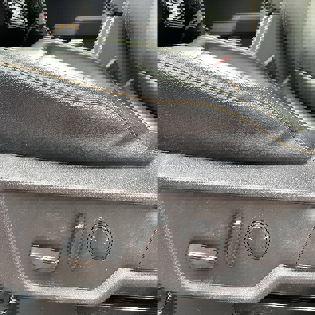 Used 2023 Ford Bronco Badlands image 22