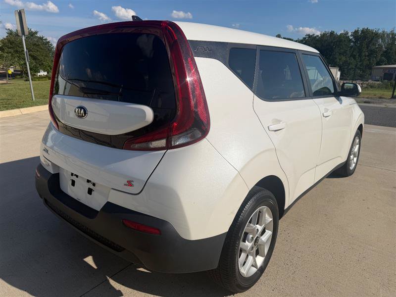 Used 2021 Kia Soul S FWD image 3