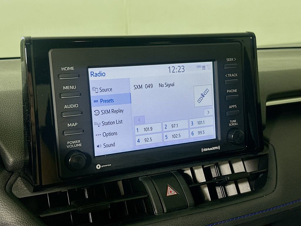 Used 2022 Toyota RAV4 SE w/ Convenience Package image 27