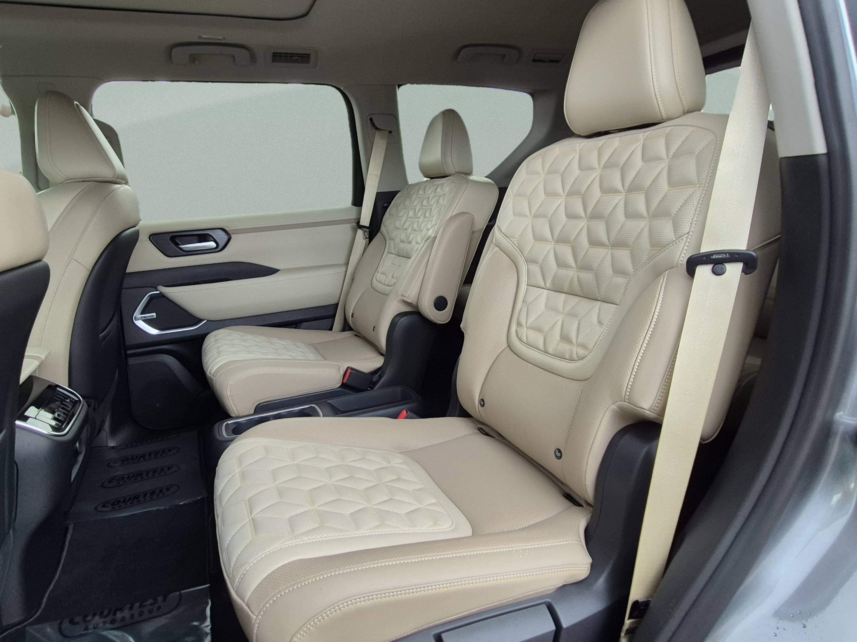 New 2026 Nissan Armada Platinum RWD image 19