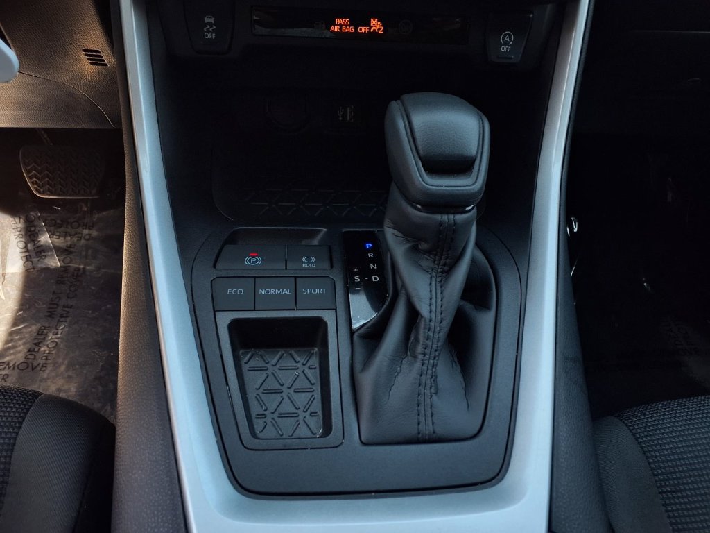 Certified 2025 Toyota RAV4 LE FWD image 14