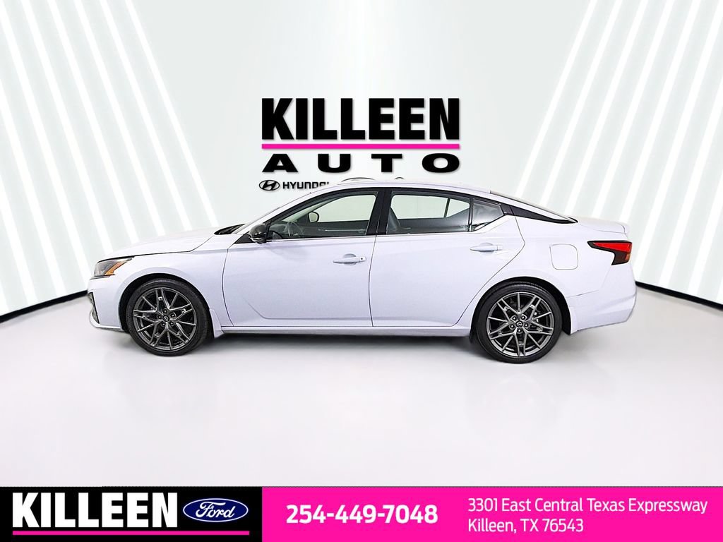 Used 2024 Nissan Altima 2.0 SR FWD image 4