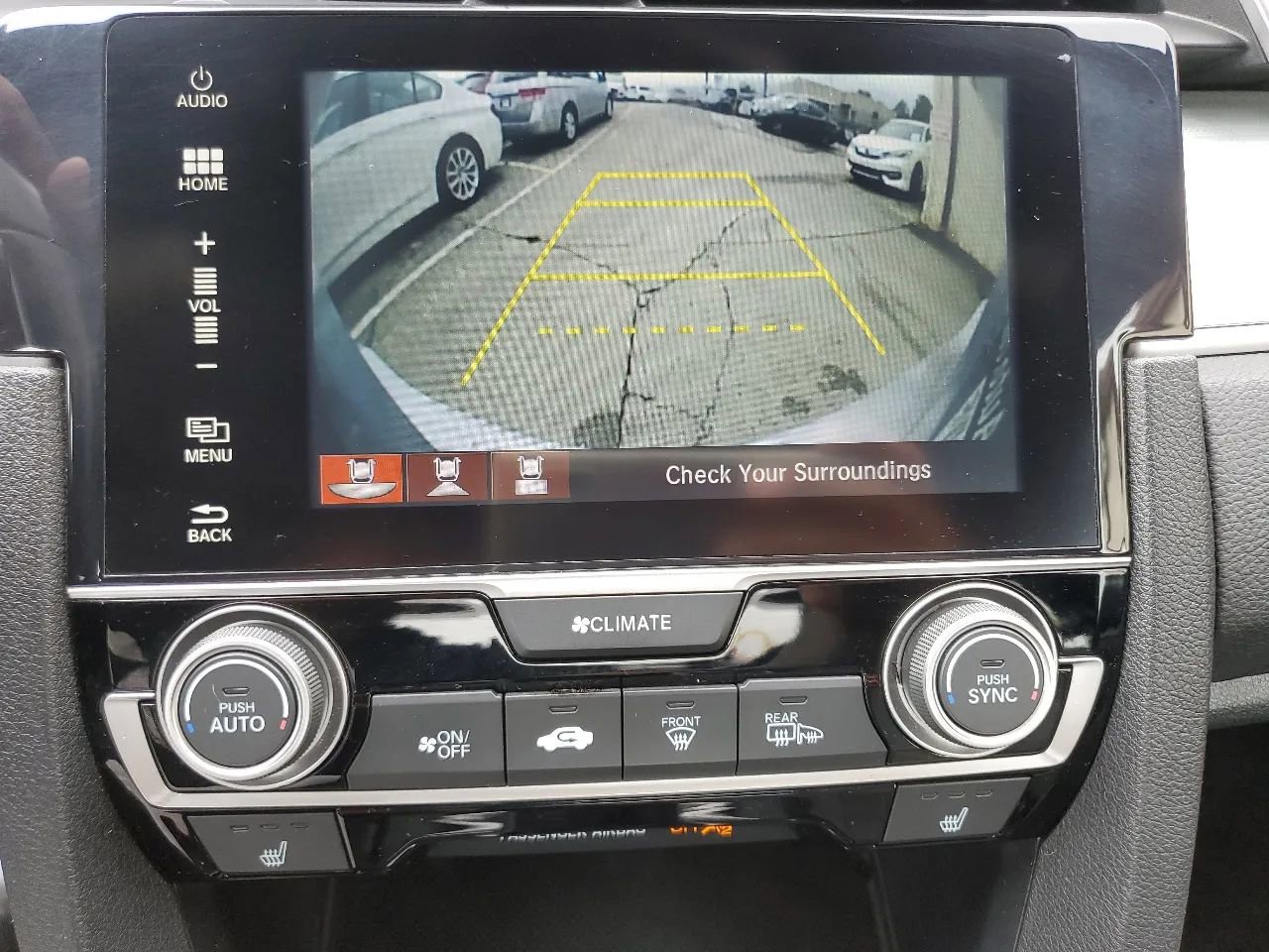 Used 2017 Honda Civic Touring image 2