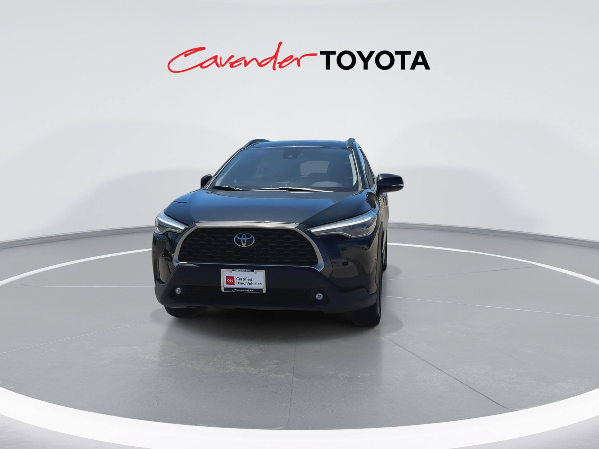 Certified 2022 Toyota Corolla Cross XLE w/ Convenience Package FWD image 3