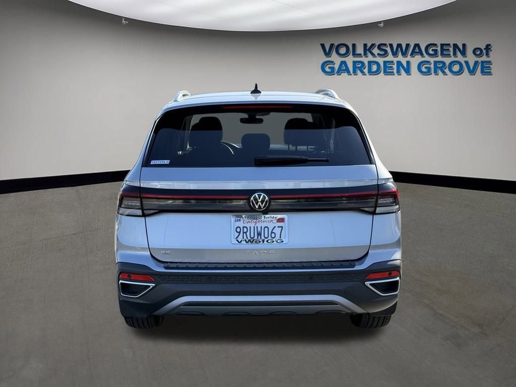Used 2025 Volkswagen Taos SE image 6