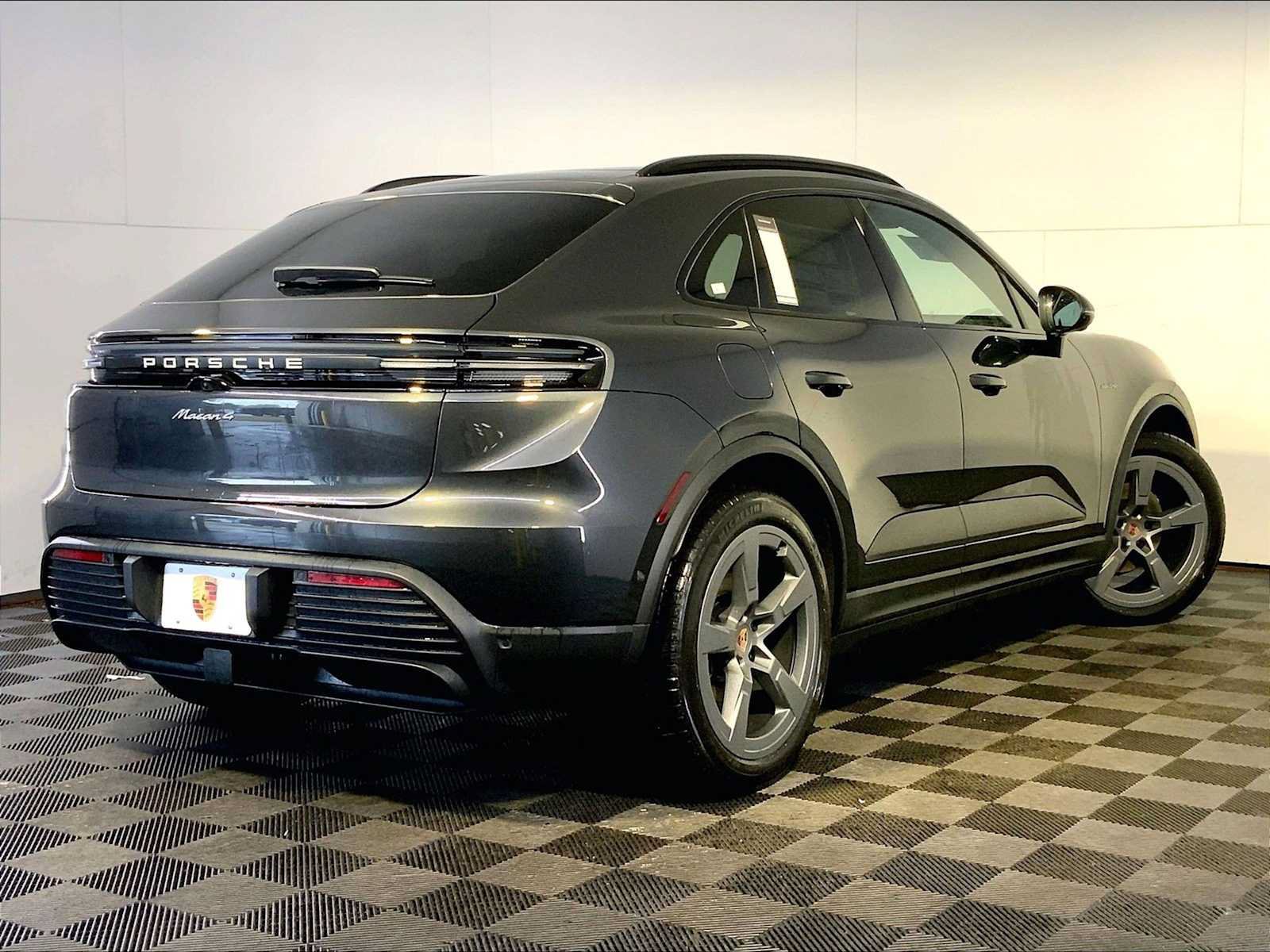 New 2026 Porsche Macan 4 Electric AWD/4WD image 7