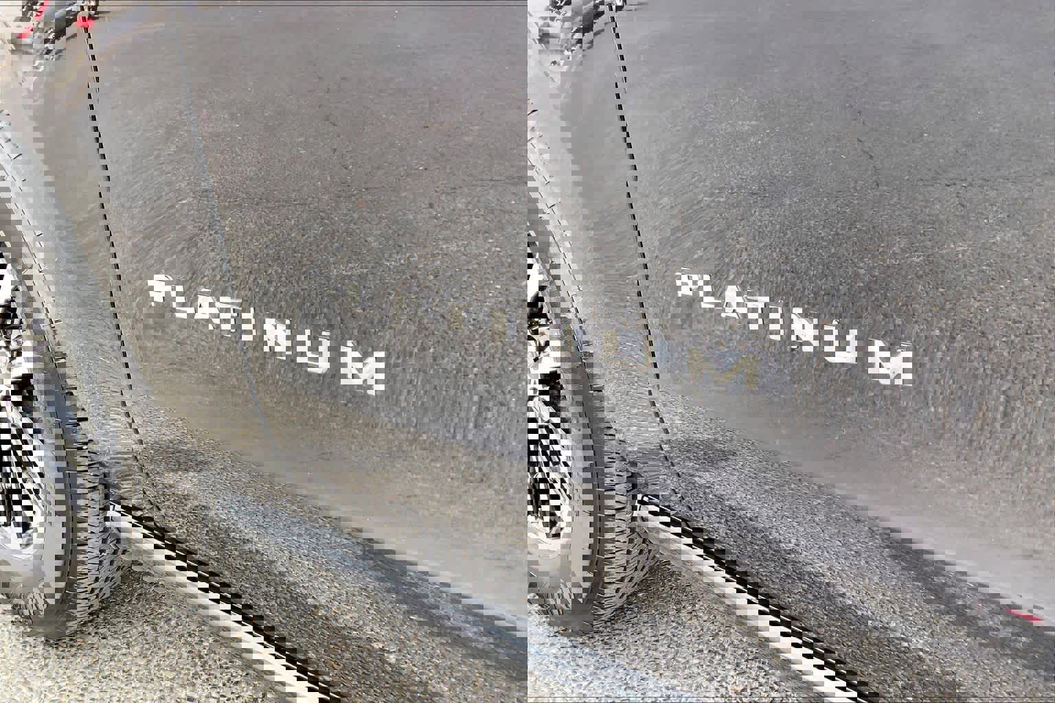 Used 2025 Ford Expedition Platinum AWD/4WD image 10