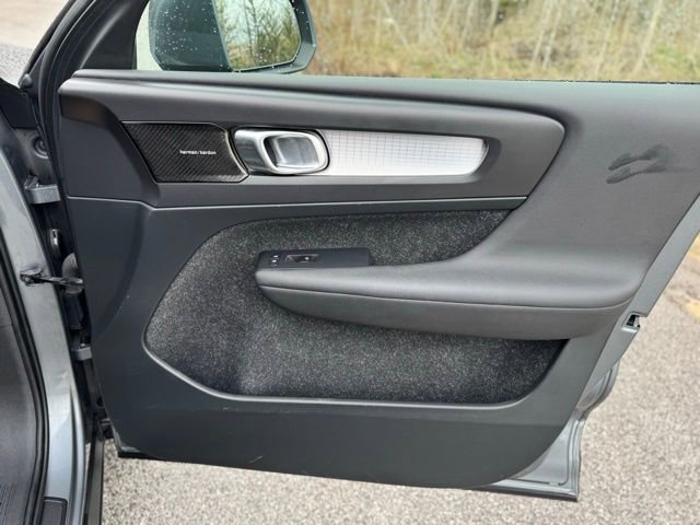 Used 2019 Volvo XC40 T5 Momentum AWD/4WD image 17