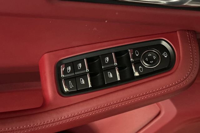 Used 2023 Porsche Macan S image 13