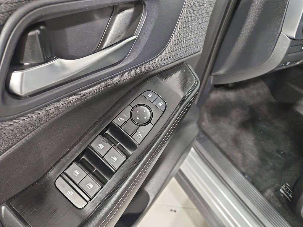 Certified 2023 Nissan Rogue SV FWD image 13