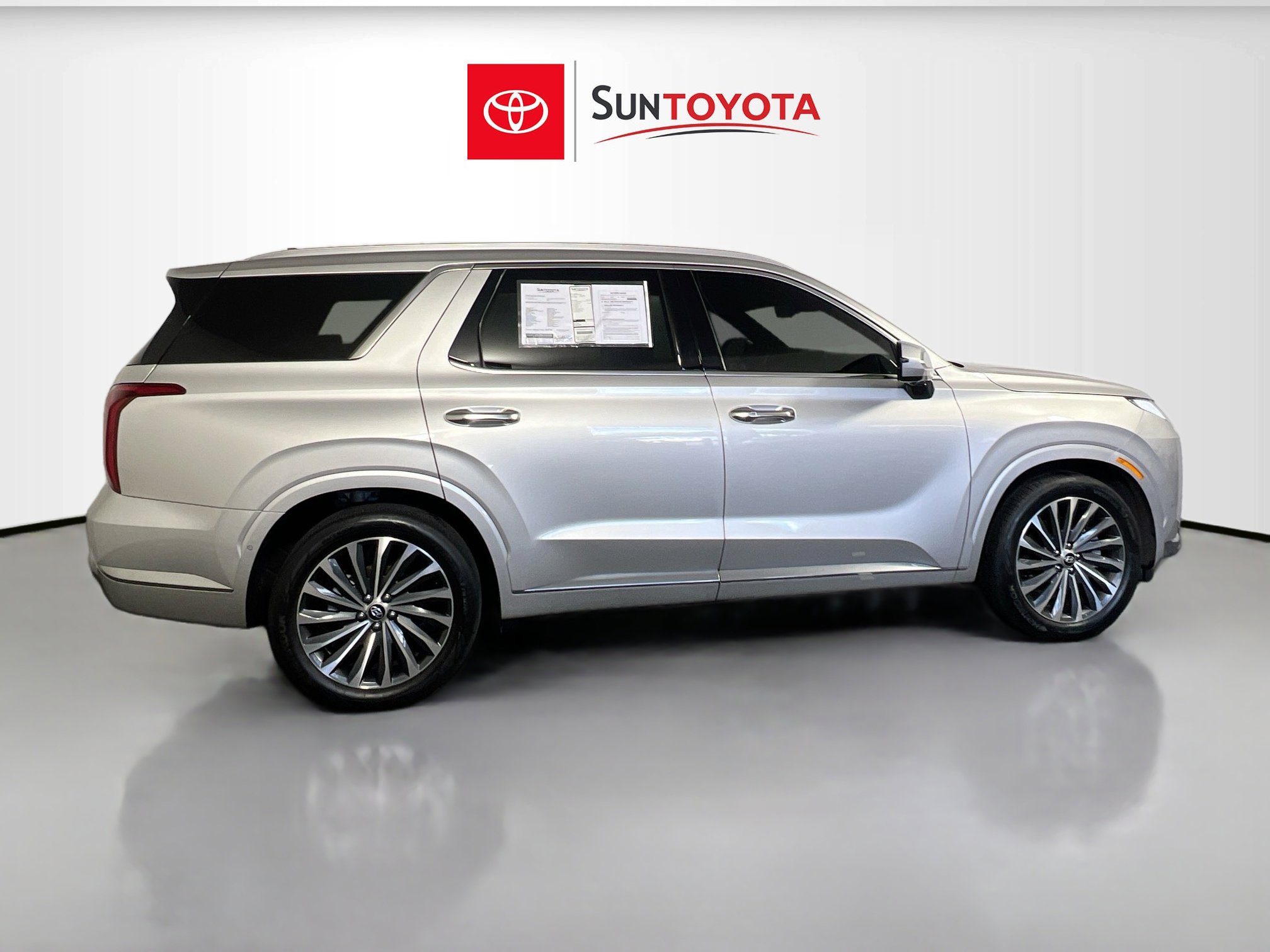 Used 2025 Hyundai Palisade Calligraphy image 2