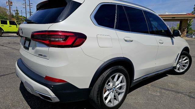 Used 2022 BMW X5 xDrive40i w/ Executive Package AWD/4WD image 5
