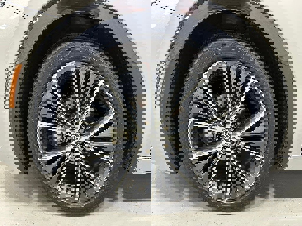 Used 2025 Toyota Prius XLE image 64