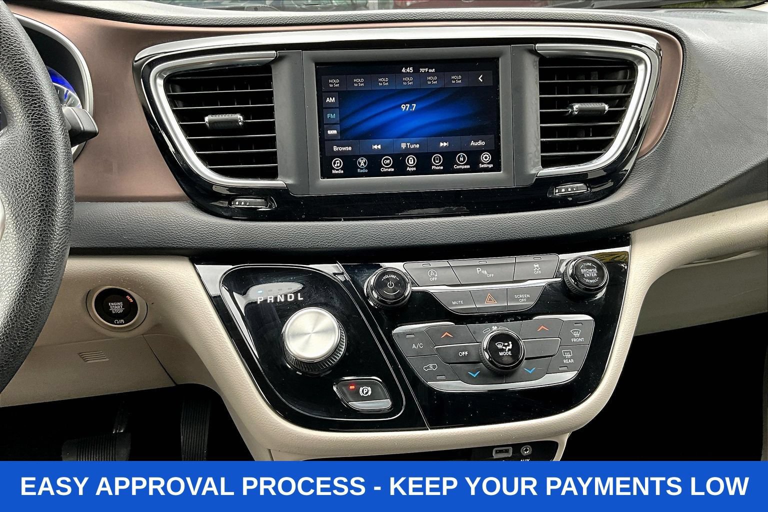 Used 2020 Chrysler Voyager LX FWD image 17