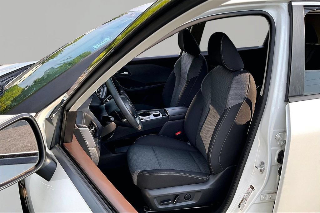 Used 2022 Nissan Rogue SV AWD/4WD image 18