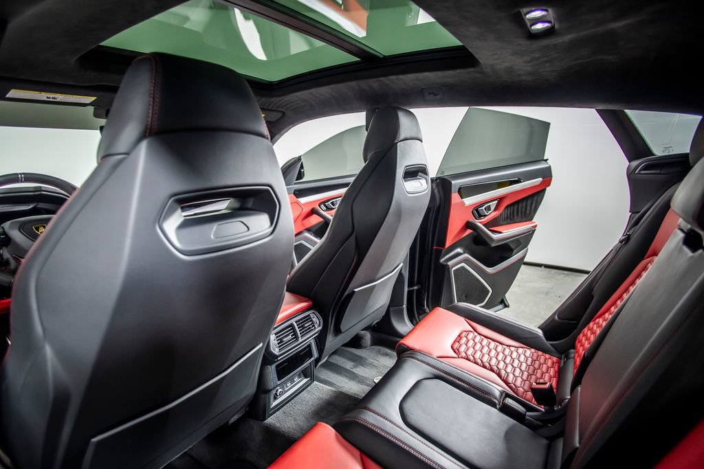 Used 2021 Lamborghini Urus AWD/4WD image 24