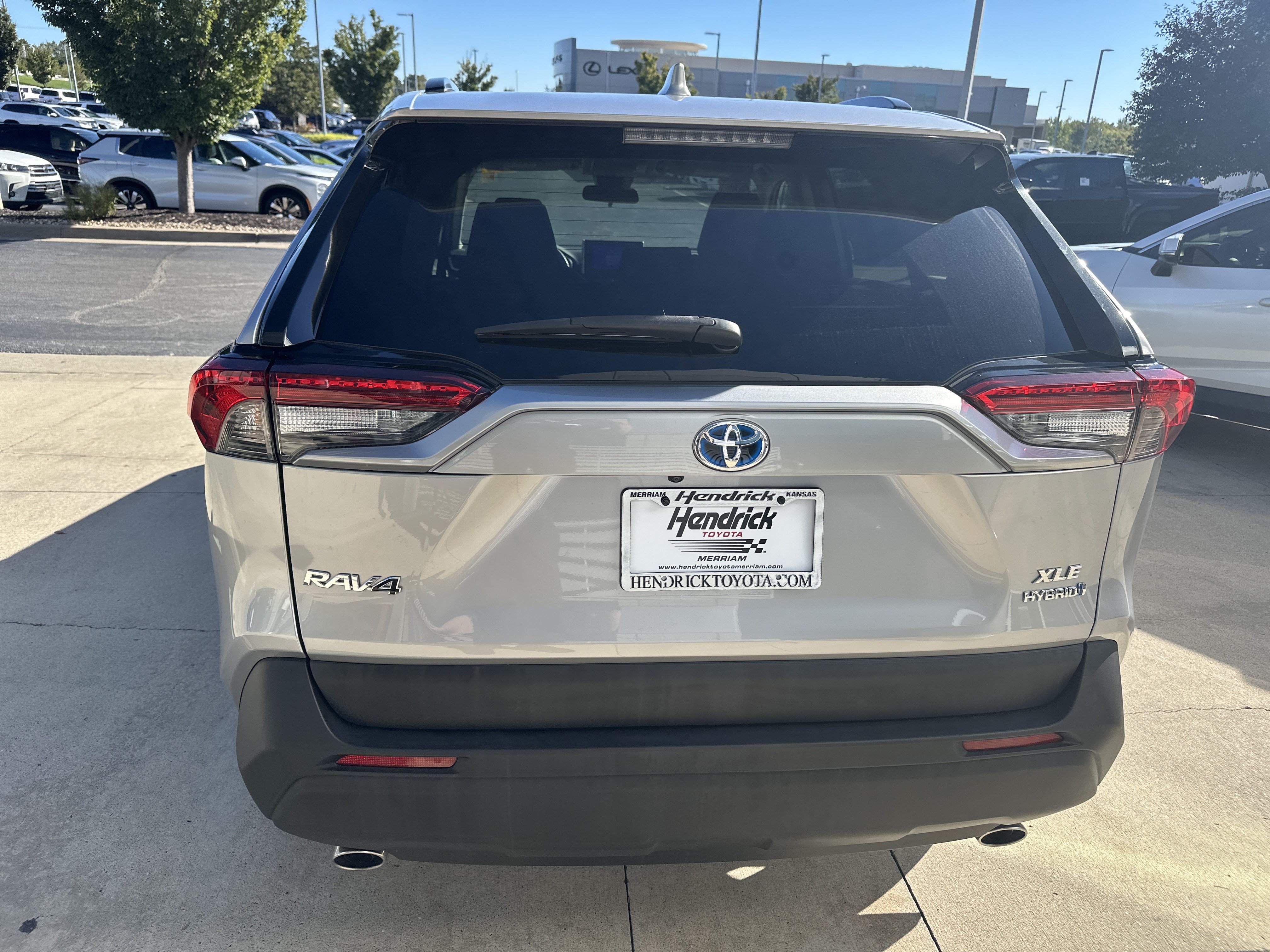 Used 2024 Toyota RAV4 XLE AWD/4WD image 7