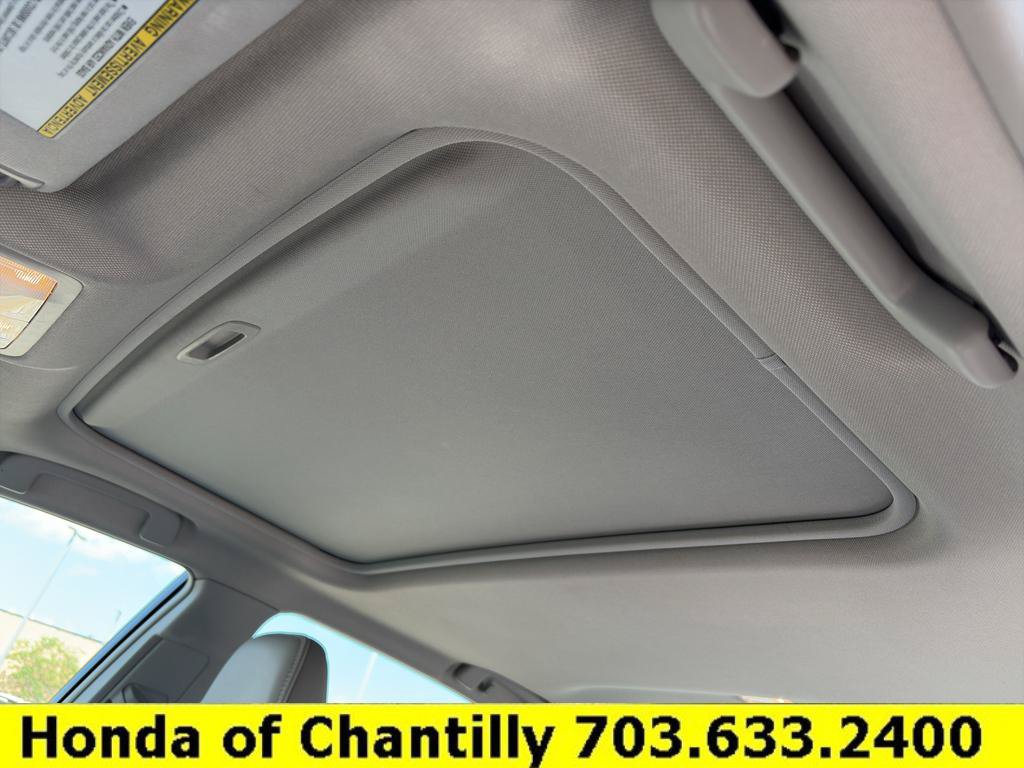 Used 2016 Toyota Camry XLE w/ Moonroof Package FWD image 21