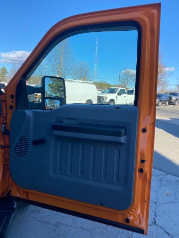 Used 2013 Ford F550 Full Dump and Plows w/ Payload Upgrade Pkg image 13