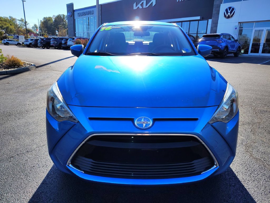 Used 2016 Scion iA FWD image 2