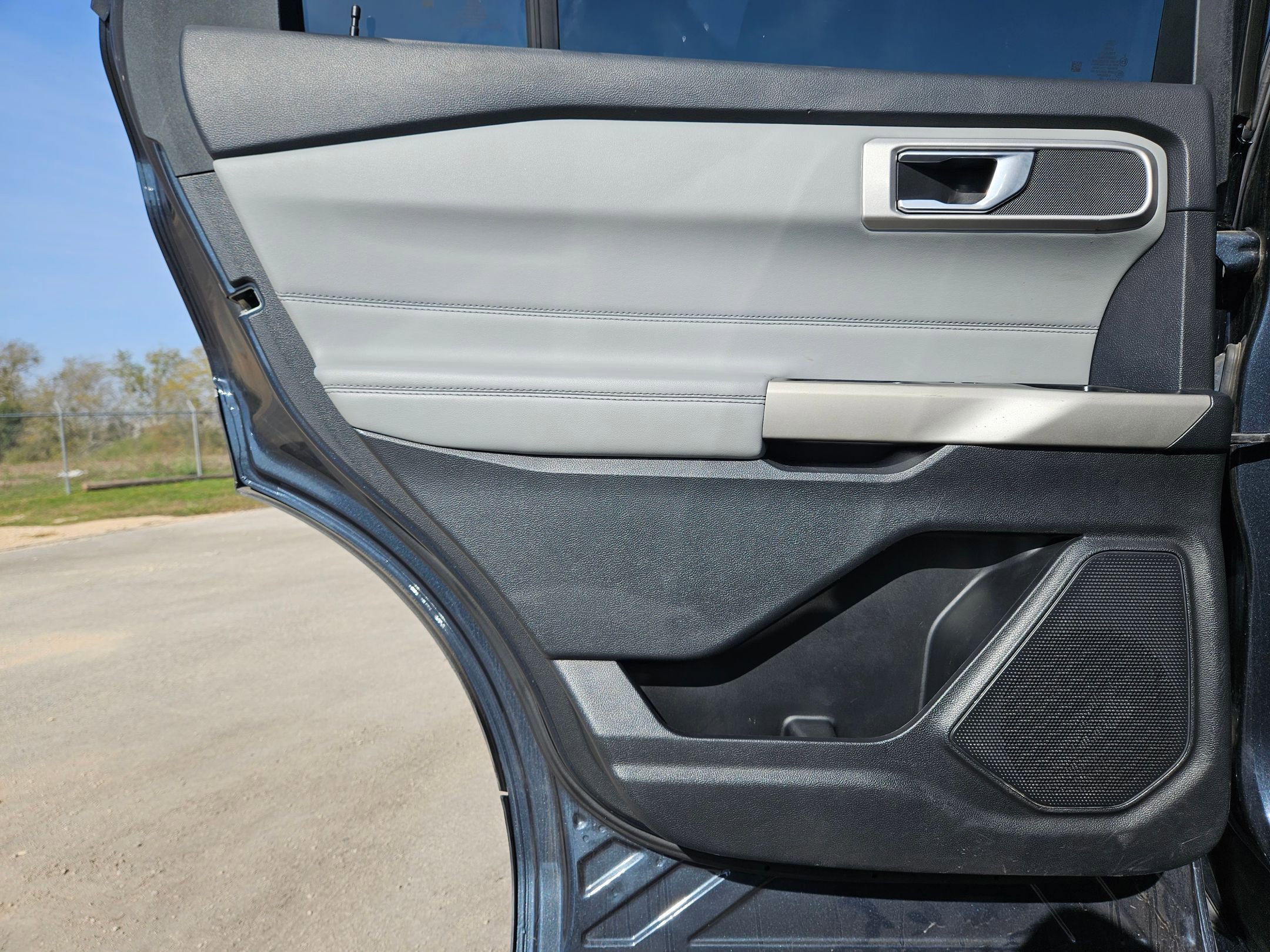 Used 2022 Ford Explorer XLT w/ Equipment Group 202A image 15