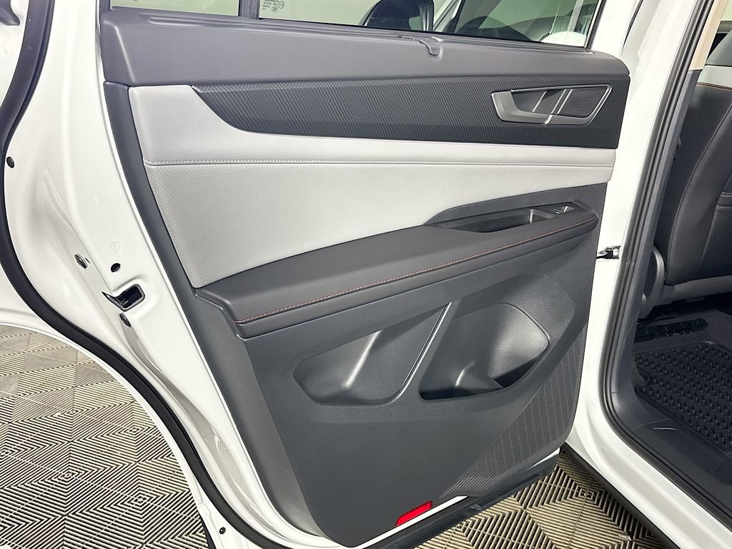 New 2025 Volkswagen Atlas Peak Edition SE image 19