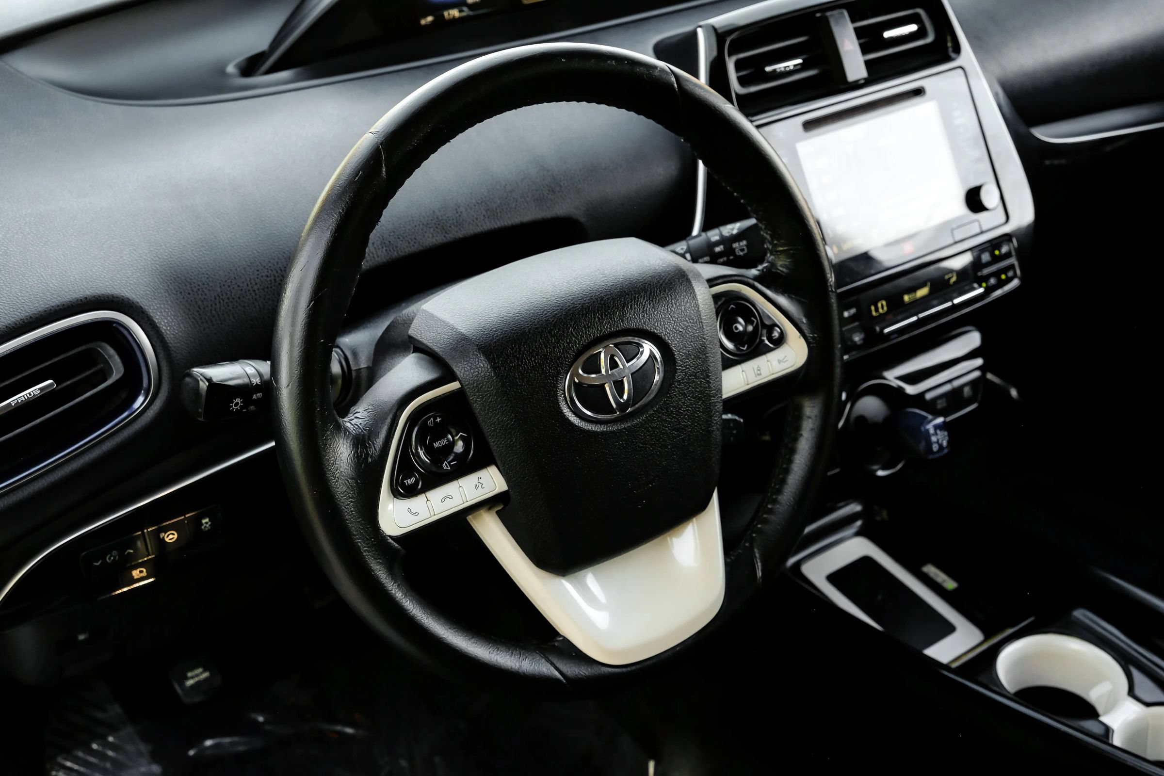 Used 2016 Toyota Prius Four Touring w/ Premium Convenience Package FWD image 17
