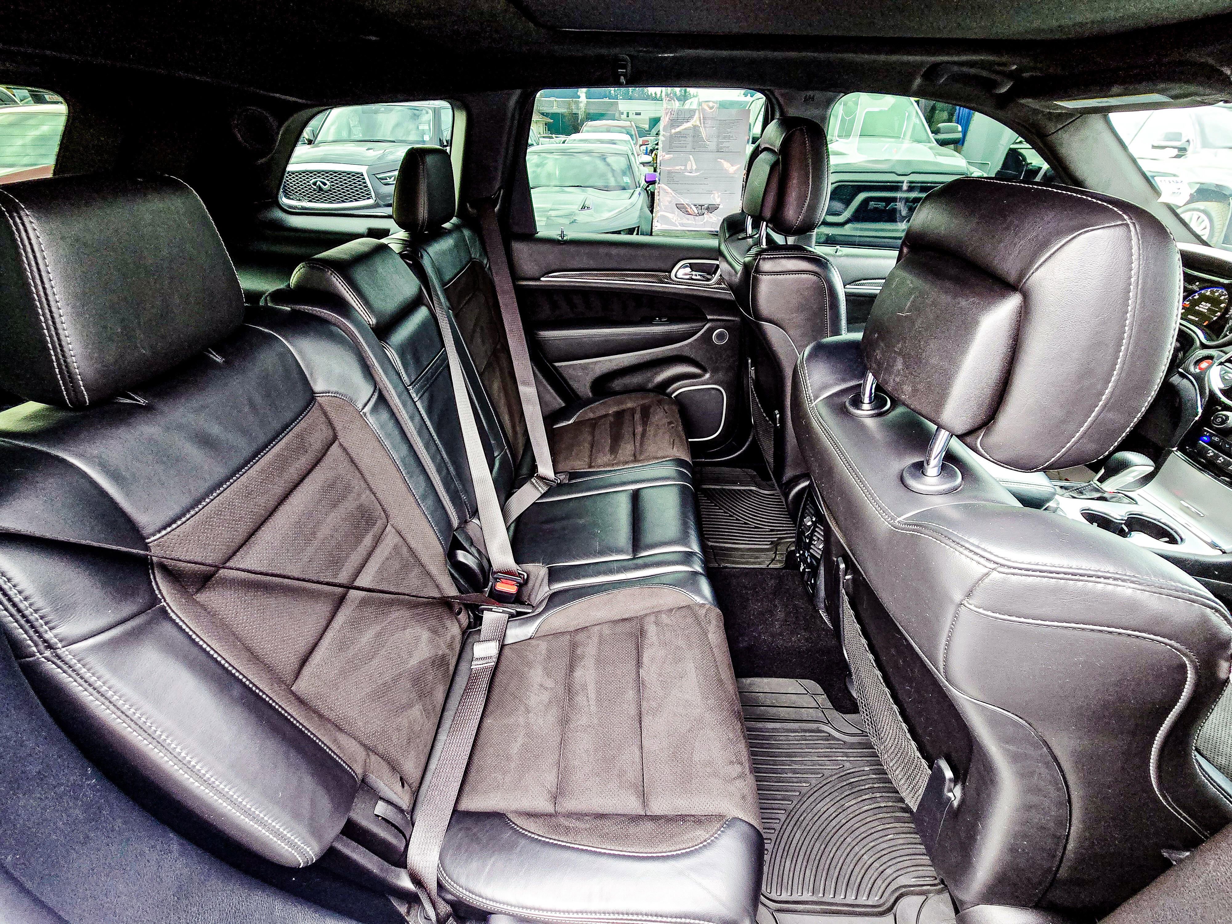 Used 2020 Jeep Grand Cherokee SRT image 15