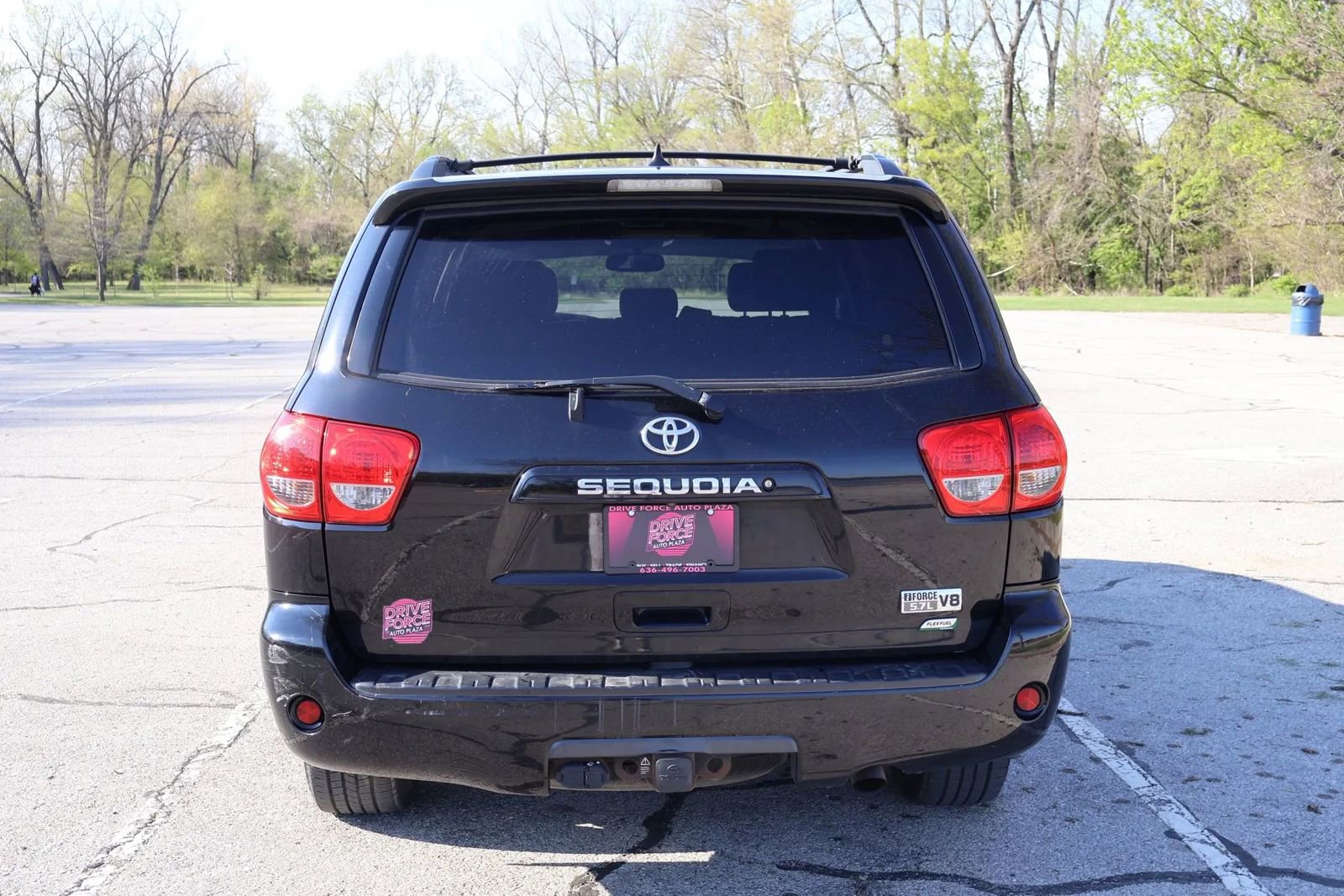 Used 2015 Toyota Sequoia SR5 w/ Premium Package AWD/4WD image 8