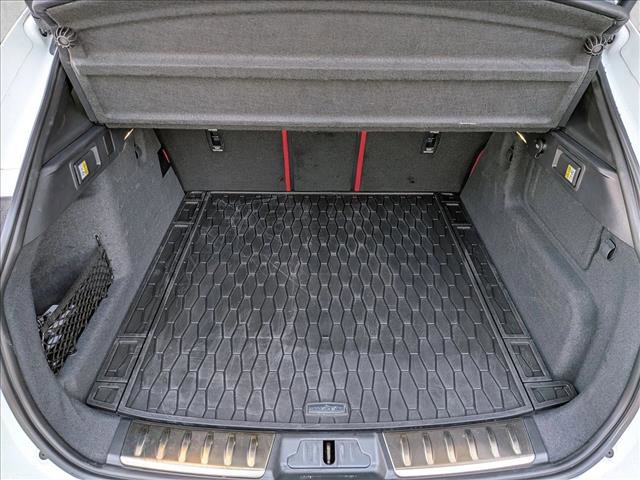 Certified 2026 Jaguar F-PACE R-Dynamic S image 6