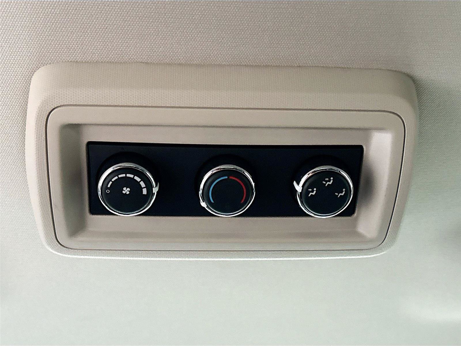 Used 2020 Dodge Journey SE w/ SE Popular Equipment Group FWD image 27