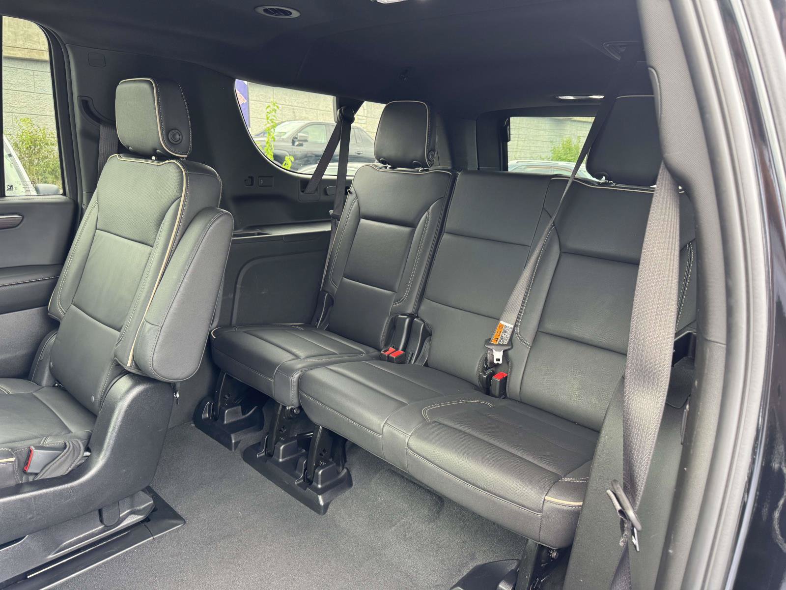 Used 2025 Chevrolet Suburban Premier AWD/4WD image 20
