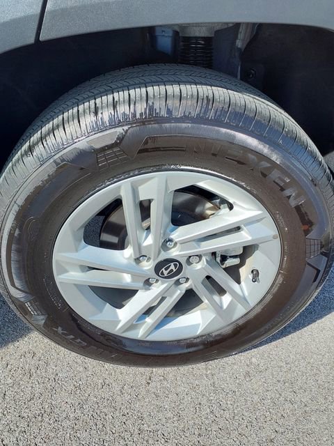 Certified 2025 Hyundai Tucson SE image 29