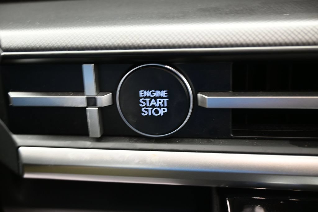Used 2025 Hyundai Santa Fe SEL FWD image 36
