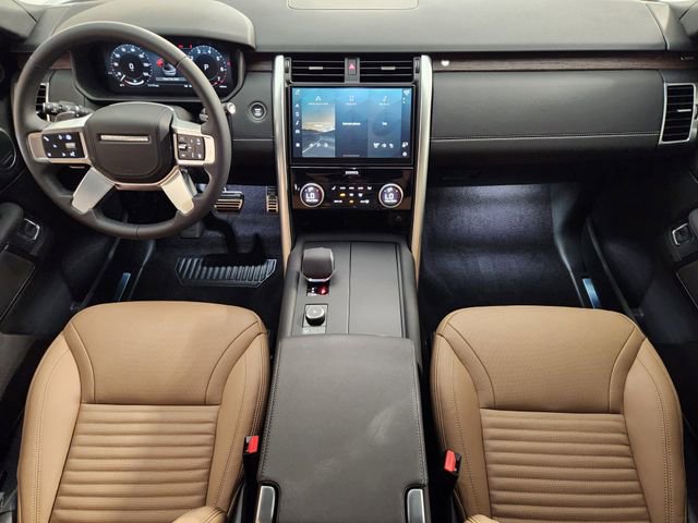 New 2025 Land Rover Discovery Dynamic SE image 4