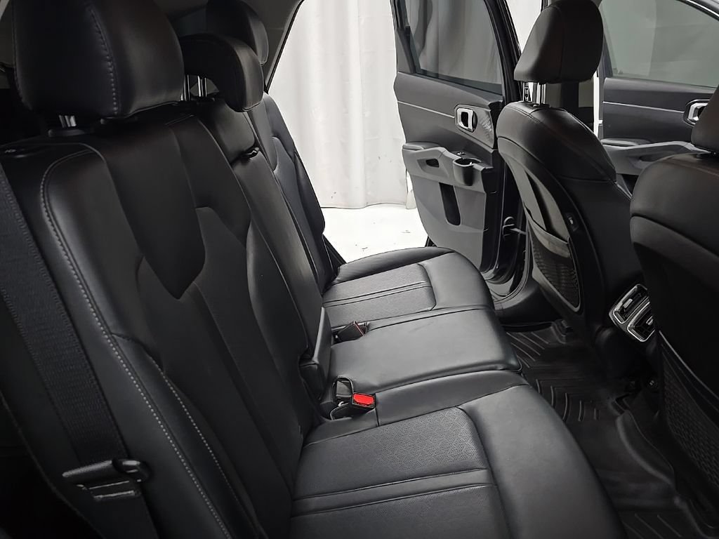 Used 2021 Kia Sorento S FWD image 22