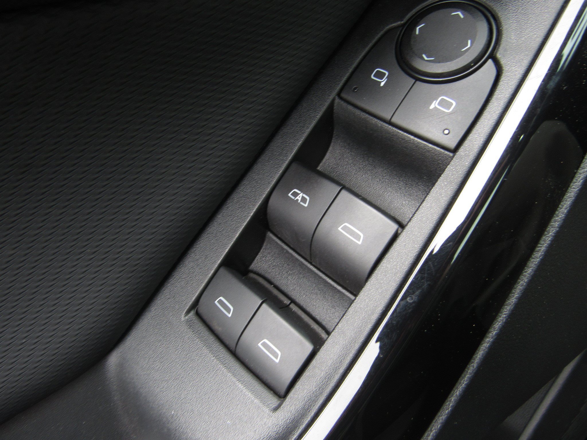 Used 2025 Chevrolet Equinox LT AWD/4WD image 20