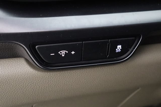 Used 2025 Kia Carnival FWD image 23