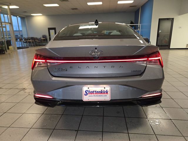 Used 2023 Hyundai Elantra Limited w/ Cargo Package FWD image 7