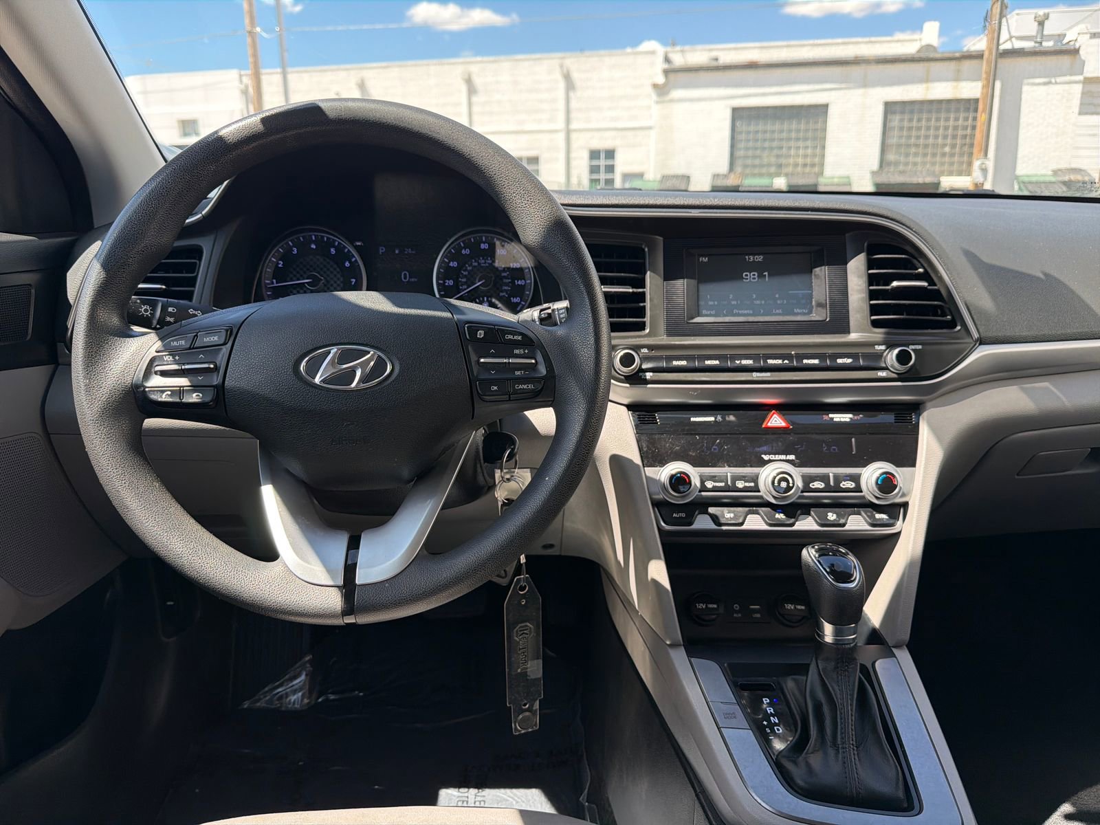 Used 2020 Hyundai Elantra SE image 23